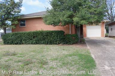 Main picture of 2133 School St