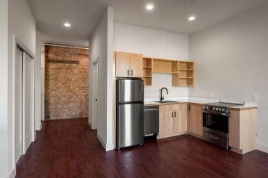 Main picture of 131 W Elder St