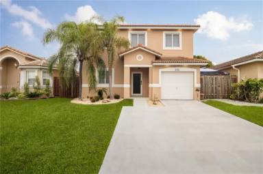 Main picture of 8713 SW 214th St