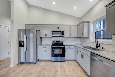 Main picture of 525 Harrison Ave