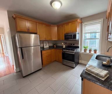 Main picture of 241 Maverick St