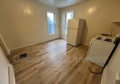Main picture of 2130 Broadway
