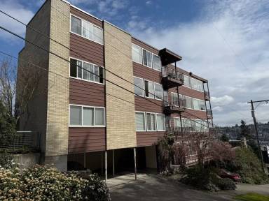 Main picture of 1952 Thorndyke Ave W