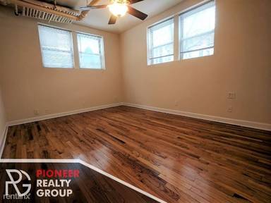 Main picture of 3912 N Pine Ave