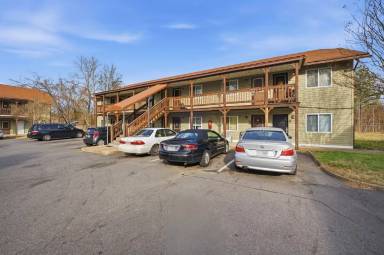 Main picture of 15910 Warwick Blvd