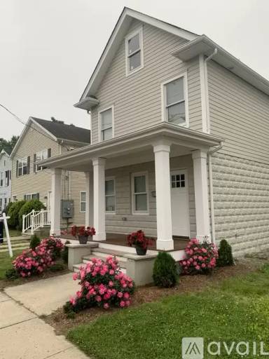 Main picture of 39 Borden Ave
