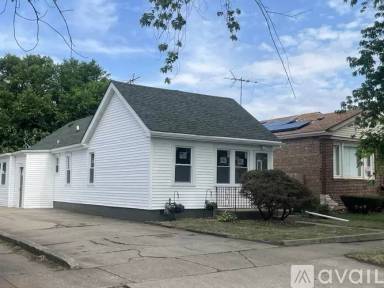 Main picture of 13709 S School St
