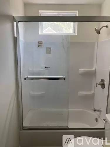 Main picture of 4716 Roosevelt Ave