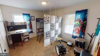 Main picture of 14 Greystone Cir