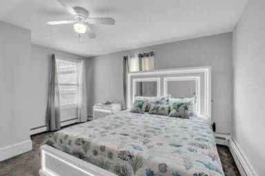 Main picture of 207 11th Ave