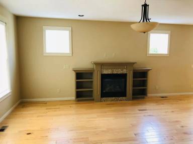 Main picture of 5625 NE Everett St
