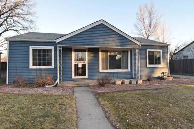 Main picture of 1350 S Glencoe St