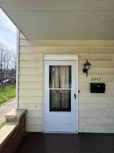 Main picture of 2447 Maplewood Ave