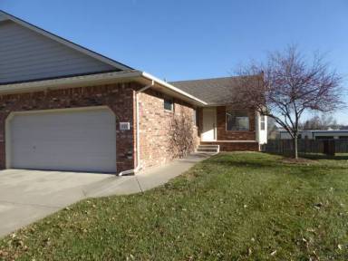 Main picture of 421 N Creek Trail St