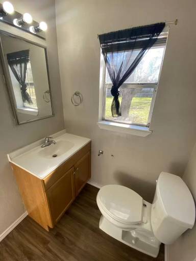 Main picture of 309 W Lincoln Ave