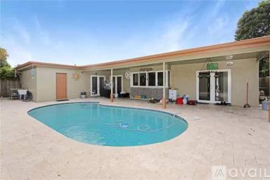 Main picture of 7821 Fairway Blvd