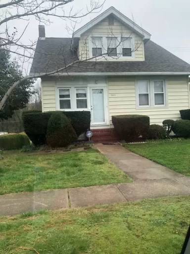 Main picture of 5601 Oregon Ave