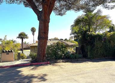 Main picture of 970 E Carrillo Rd