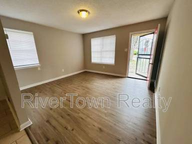 Main picture of 677 N Holmes St