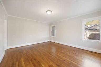 Main picture of 2115 Glendale Ave