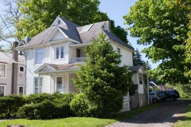 Main picture of 58 W Main St