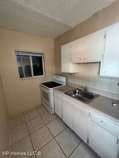 Main picture of 520 SW 6th Ave