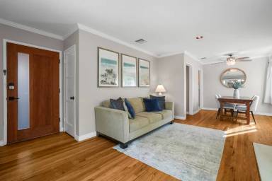 Main picture of 10750 Ayres Ave