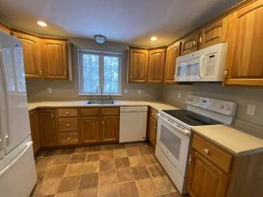 Main picture of 70 Sweet St