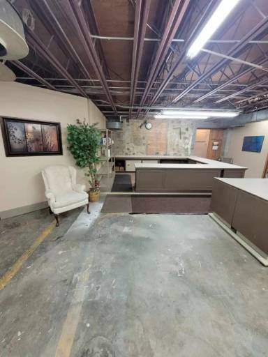 Main picture of 435 E Mill St