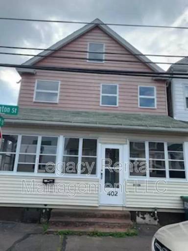 Main picture of 402 Washington St