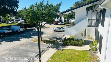 Main picture of 208 Lake Pointe Dr