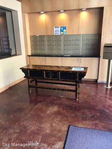 Main picture of 100 Gold Ave SW