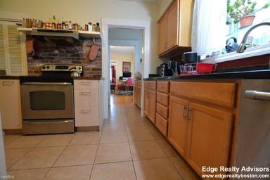 Main picture of 26 Adams St