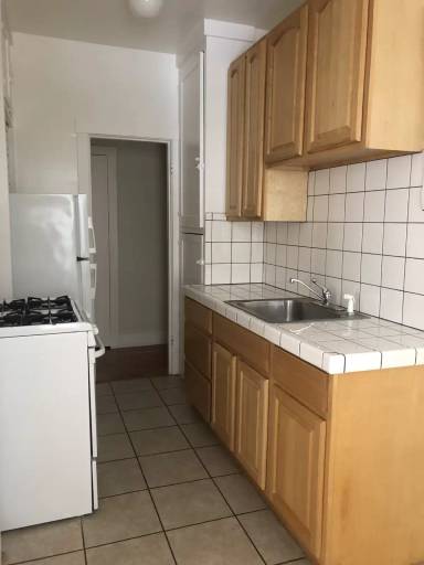 Main picture of 2410 Chestnut St