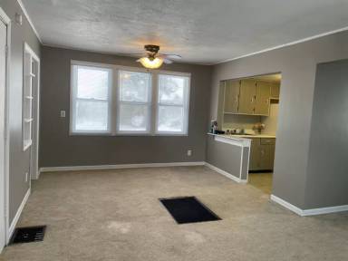 Main picture of 509 N Blue Mound Ave