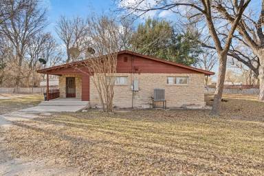 Main picture of 2586 Las Vacas St