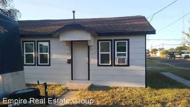 Main picture of 300 1/2 W Clinton St