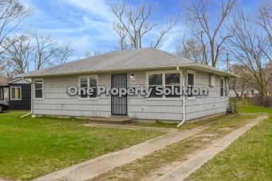 Main picture of 5248 E 11th Pl