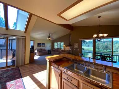 Main picture of 562 Saint Andrews Dr