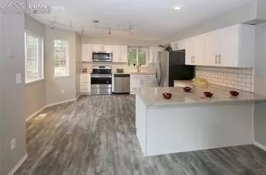 Main picture of 6455 Montarbor Dr