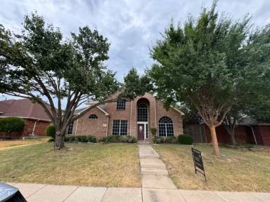 Main picture of 204 N Alder Dr