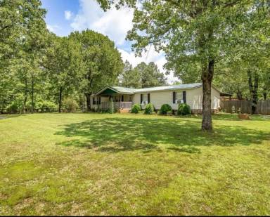 Main picture of 198 Oak Forrest Rd