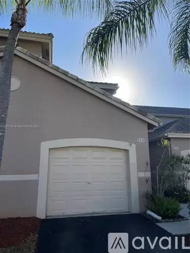 Main picture of 2040 Pompeii Ct