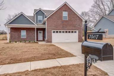 Main picture of 7407 Marisa Way