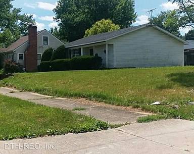 Main picture of 426 Lake St