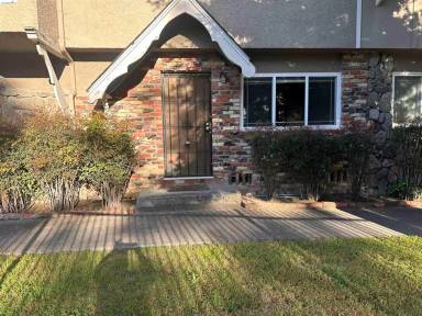 Main picture of 399 W Angela St