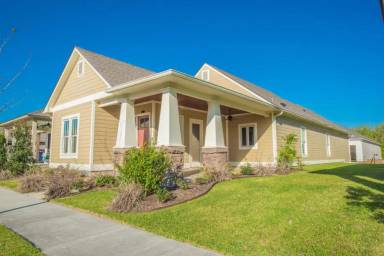 Main picture of 217 Lambton Dr