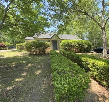 Main picture of 221 S 16th Ave