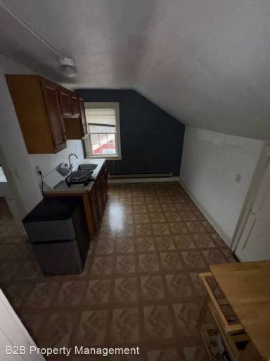 Main picture of 1462 Maple Rd