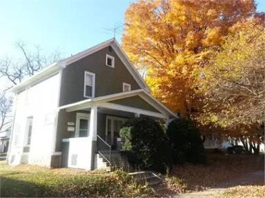 Main picture of 1807 Clay St